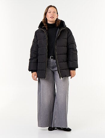Parka con capucha y forro de pelo sintético