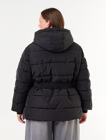 Parka con capucha y forro de pelo sintético