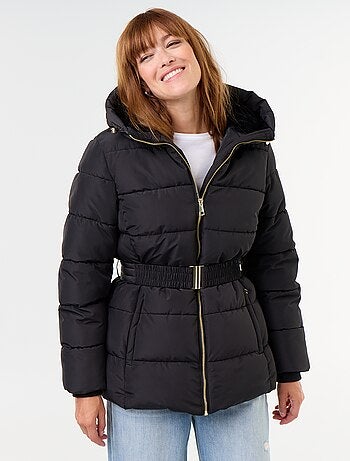 Parka con capucha y forro de pelo sintético