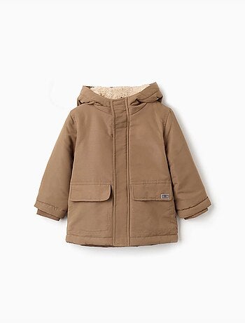 Parka con capucha y forro de sherpa
