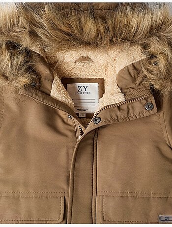 Parka con capucha y forro de sherpa