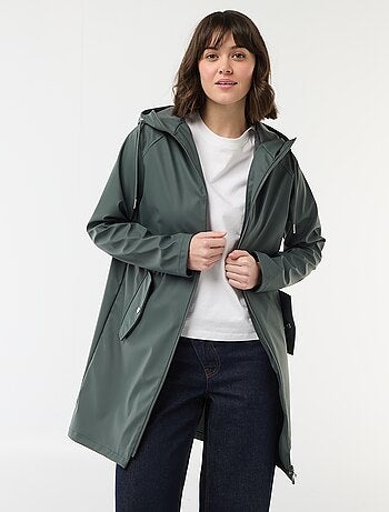 Parka engomada con capucha