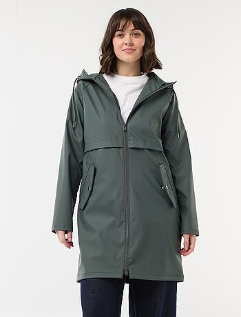 Parka engomada con capucha
