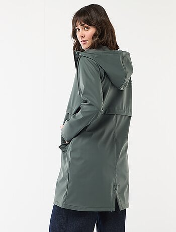 Parka engomada con capucha