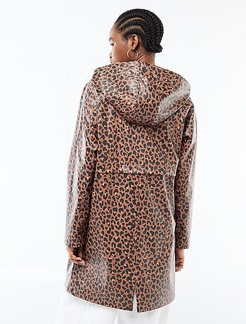 Parka engomada con capucha