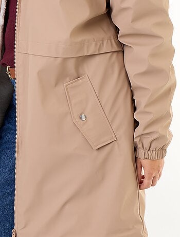 Parka engomada forrada con capucha