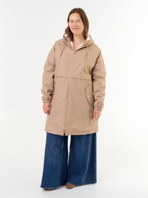 Parka engomada forrada con capucha - Kiabi Parka engomada forrada con capucha - Kiabi
