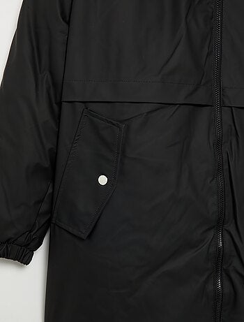 Parka engomada forrada con capucha