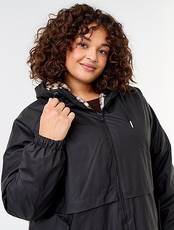 Parka engomada forrada con capucha