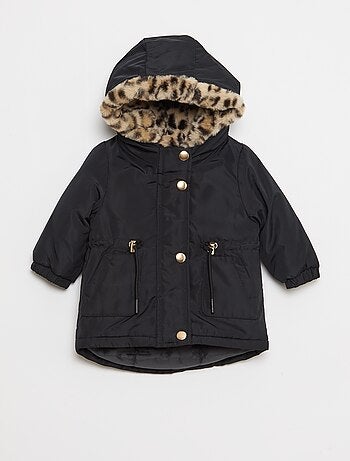 Parka forrada con capucha y pelo sintético