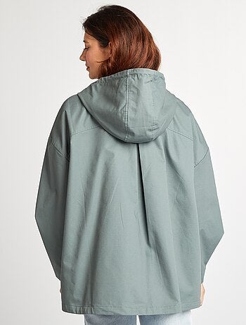 Parka impermeable oversize con capucha