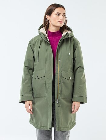 Parka larga con capucha y forro efecto borreguito