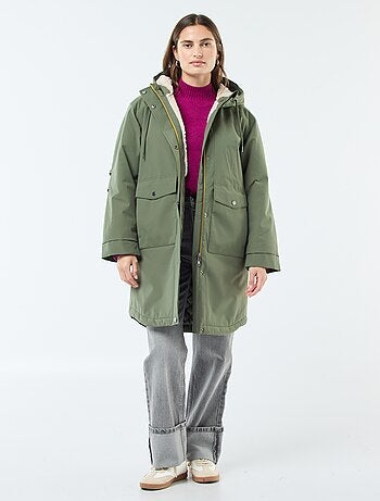 Parka larga con capucha y forro efecto borreguito