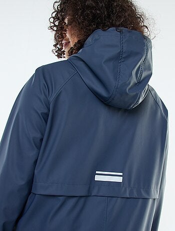 Parka larga impermeable con detalles reflectantes