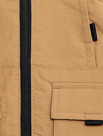 Parka ligera con capucha