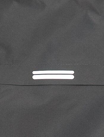 Parka ligera con capucha