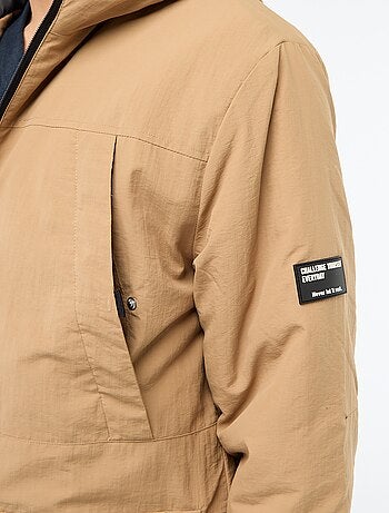 Parka ligera con capucha repelente al agua