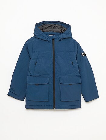 Parka ligera con capucha y 2 bolsillos de fuelle con solapa