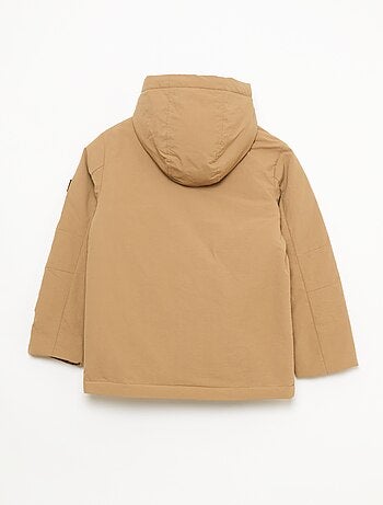 Parka ligera con capucha y 2 bolsillos de fuelle con solapa