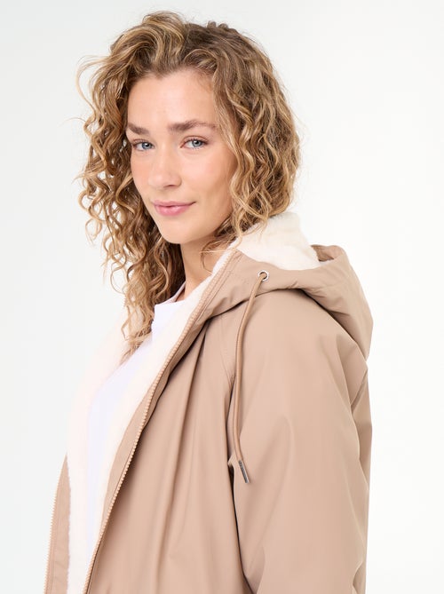 Parka recta forrada de pelo sintético - Kiabi Parka recta forrada de pelo sintético - Kiabi