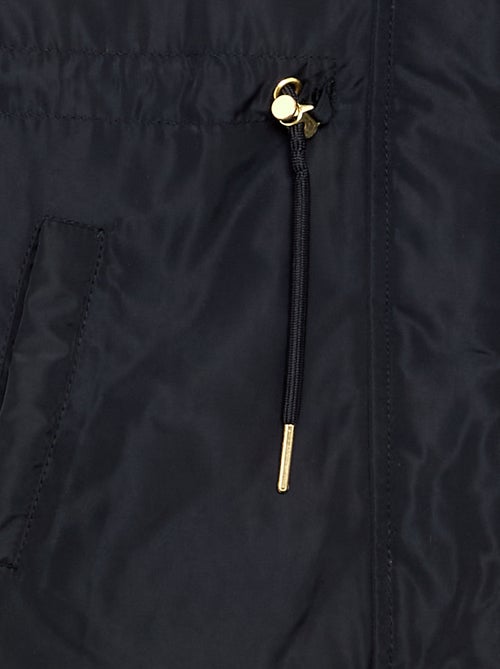 Parka suave con capucha de pelo sintético - Kiabi Parka suave con capucha de pelo sintético - Kiabi
