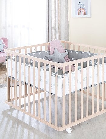 Parque infantil en madera maciza ajustable + alfombra cuadrada con estrellas 'little stars' - ROBA