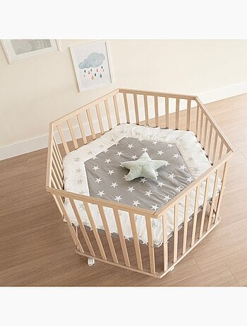 Parque infantil hexagonal minimalista en madera natural Little Stars Roba