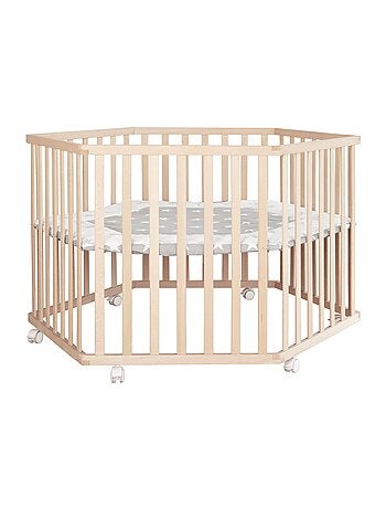 Parque infantil hexagonal minimalista en madera natural Little Stars Roba