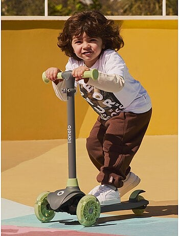 Patinete infantil LIONELO Jessy - Ruedas iluminadas - 3 ruedas - Altura ajustable