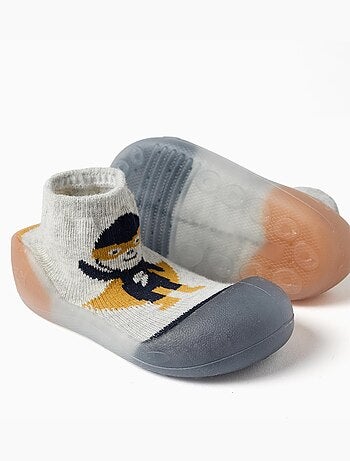 Patucos con superhéroe estampado