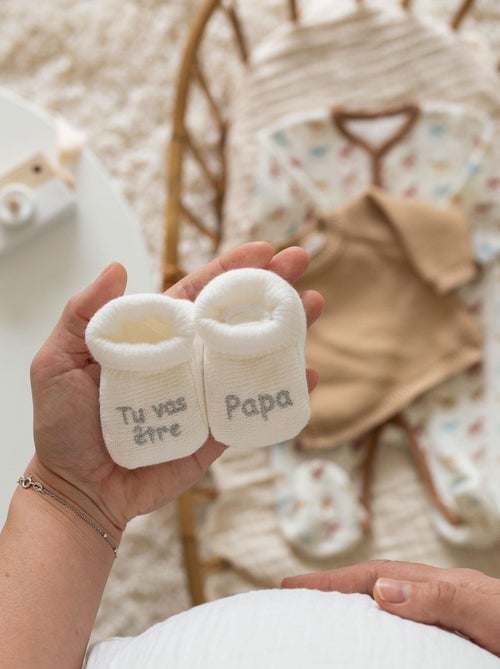 Patucos de nacimiento para anunciar el embarazo - Kiabi