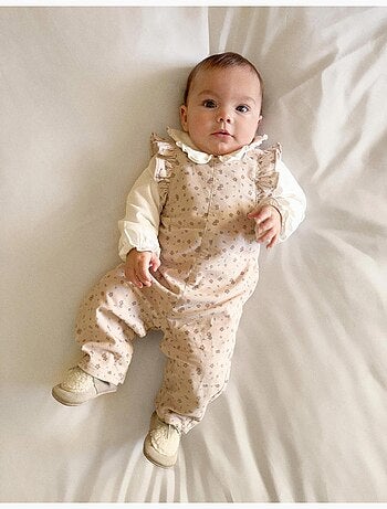 Pelele floral con volantes