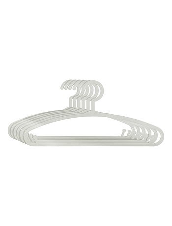 Perchas de plástico x 6 para niños