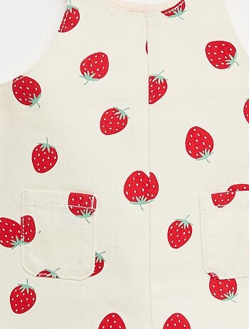 Peto corto de sarga con estampado de 'fresas'