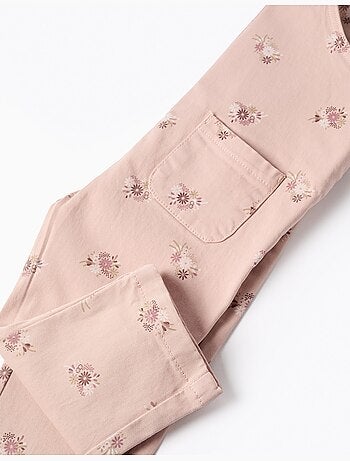 Peto de sarga con motivo floral
