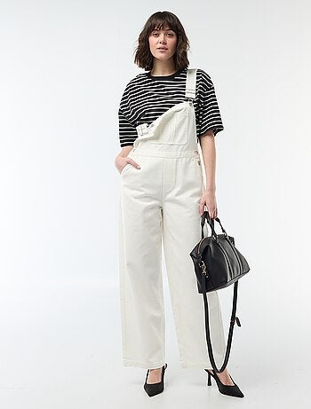 Peto vaquero con bolsillo delantero