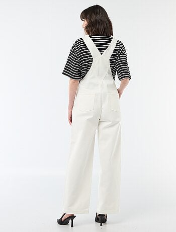 Peto vaquero con bolsillo delantero