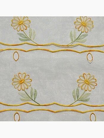 Pieza modular bordada con motivos florales