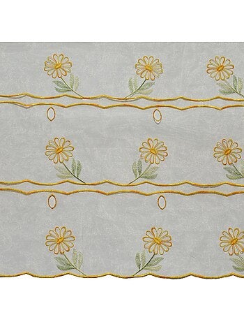 Pieza modular bordada con motivos florales