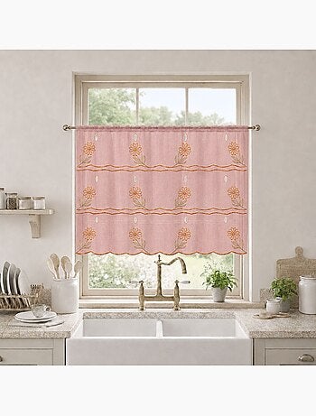 Pieza modular bordada con motivos florales
