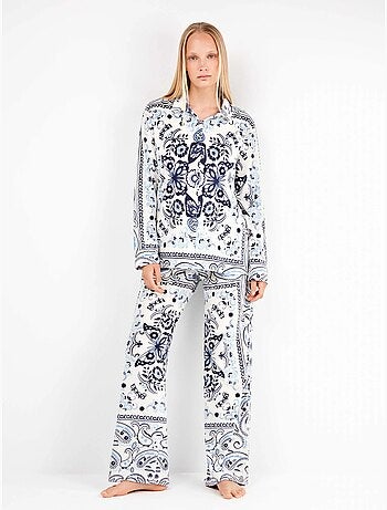 Pijama camisero largo estampado paisley en polar elástico