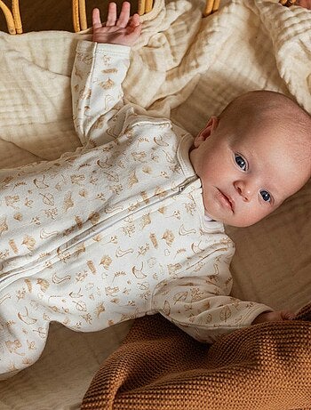 Pijama con cremallera delantera