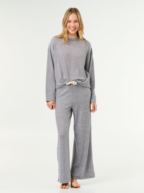 Pijama de 2 piezas - Sudadera + pantalón - Kiabi Pijama de 2 piezas - Sudadera + pantalón - Kiabi