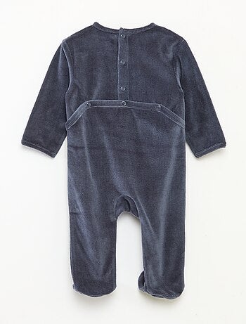 Pijama de terciopelo con adorno