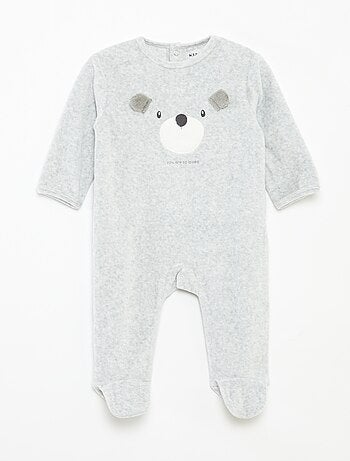 Pijama de terciopelo con adorno