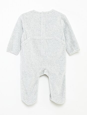 Pijama de terciopelo con adorno