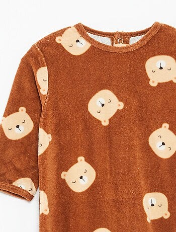 Pijama de terciopelo con adorno