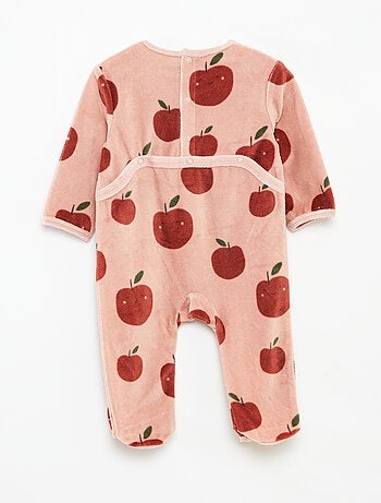 Pijama de terciopelo con adorno