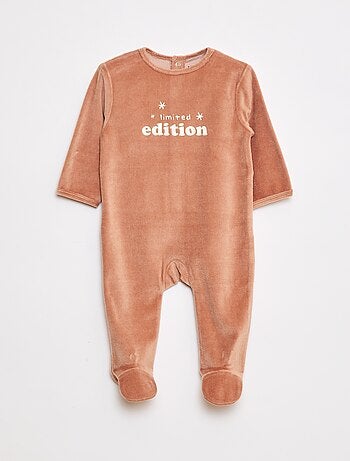 Pijama de terciopelo con pies y dibujo delantero