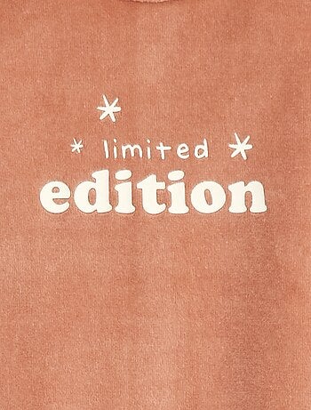 Pijama de terciopelo con pies y dibujo delantero